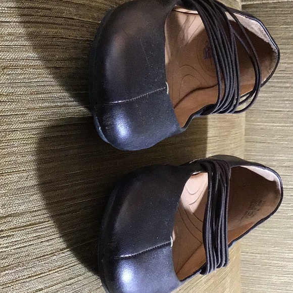 Brown leather flats - Picture 2 of 5